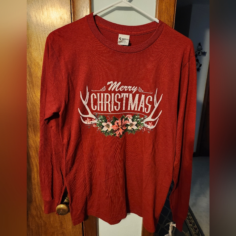 SOFFE Red Long Sleeve Christmas T-Shirt Size Small